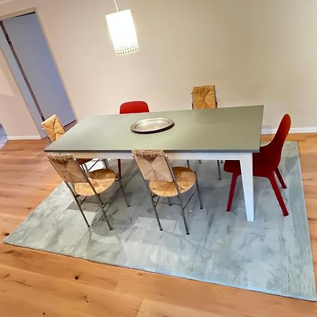 Grosse Wohnung Mit Loggia Templin Esterno foto