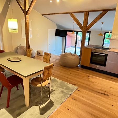 Grosse Wohnung Mit Loggia Templin Esterno foto