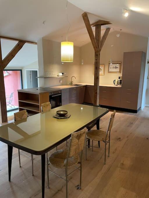 Grosse Wohnung Mit Loggia Templin Esterno foto