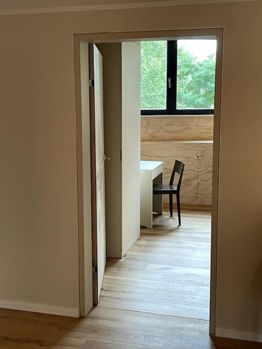 Grosse Wohnung Mit Loggia Templin Esterno foto