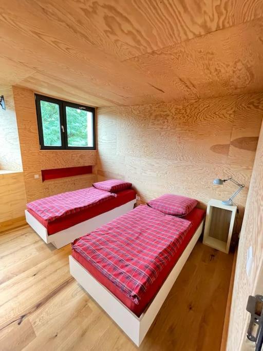 Grosse Wohnung Mit Loggia Templin Esterno foto