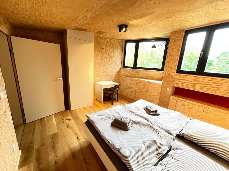 Grosse Wohnung Mit Loggia Templin Esterno foto