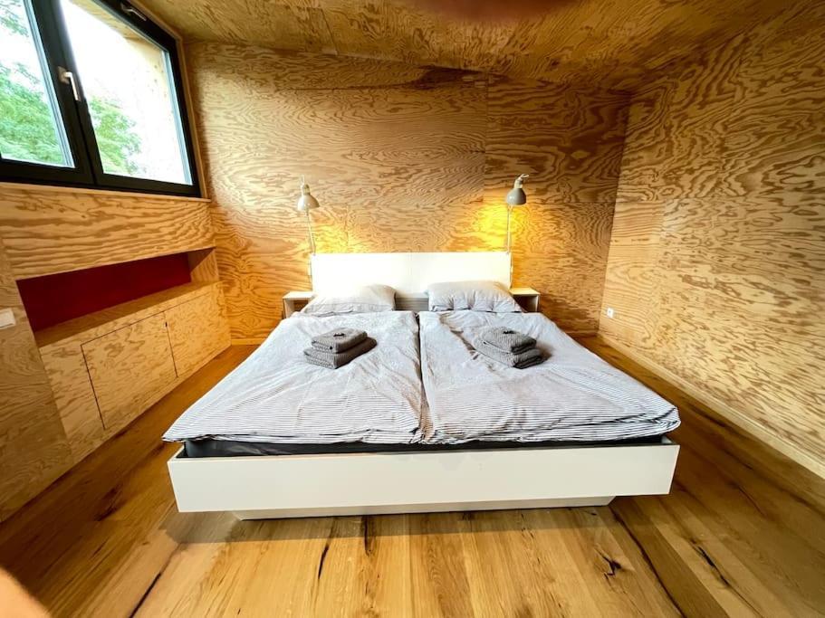 Grosse Wohnung Mit Loggia Templin Esterno foto