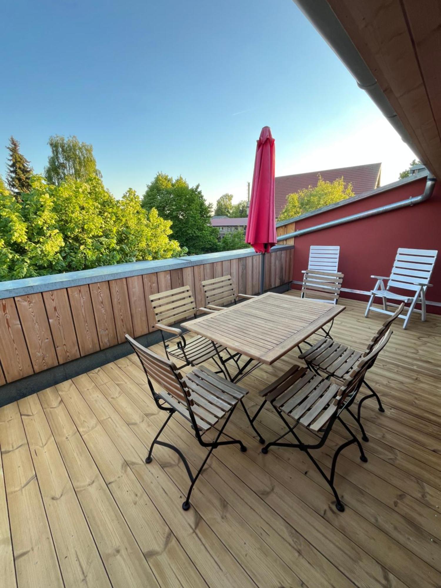 Grosse Wohnung Mit Loggia Templin Esterno foto