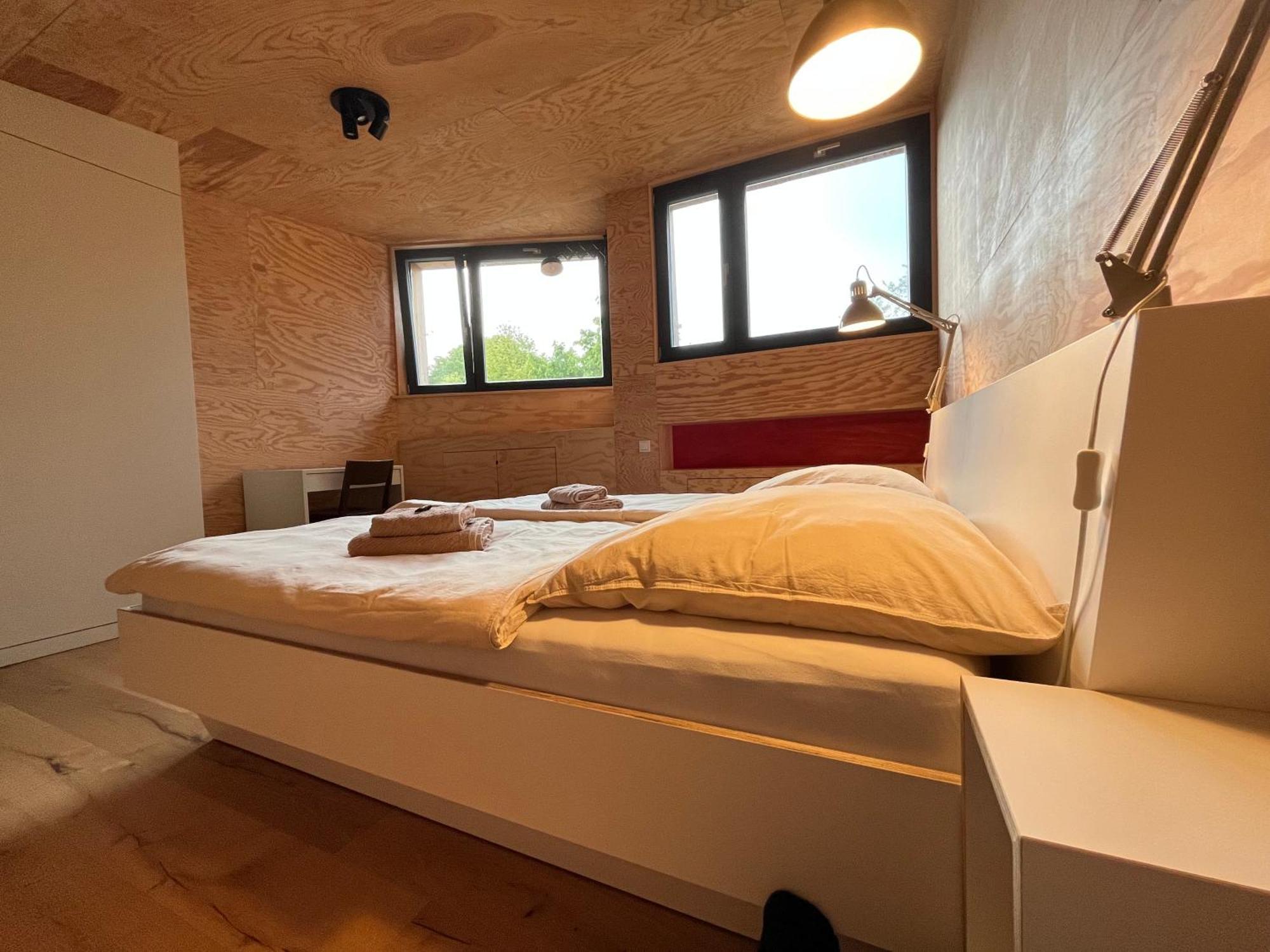 Grosse Wohnung Mit Loggia Templin Esterno foto